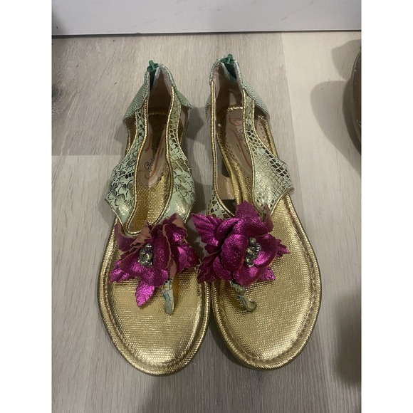 Poetic License Shoes - Poetic License Green Snakeskin Flowers Sandals Size 7 Women's Shoes Flats